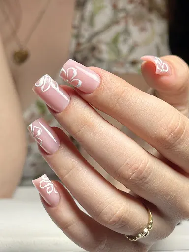 TOP NAILS BAR - salon manicure